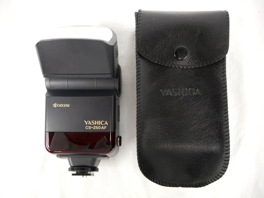 Yashica Camera Flash with Original Pouch Model CS-250AF Kyocera Japan